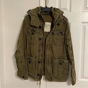 Men - Abercrombie & Fitch - Green Parka - Size Small